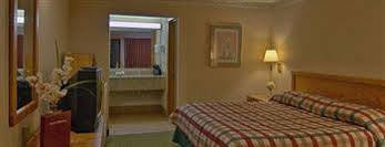 Courtesy Inn Monmouth Bagian luar foto